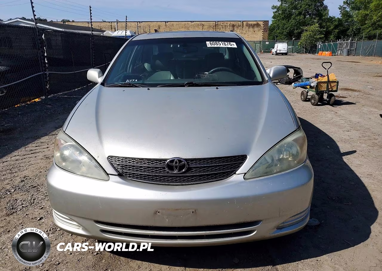2002 Toyota Camry Xle V6 VIN:4T1BF30K42U010578 - 5
