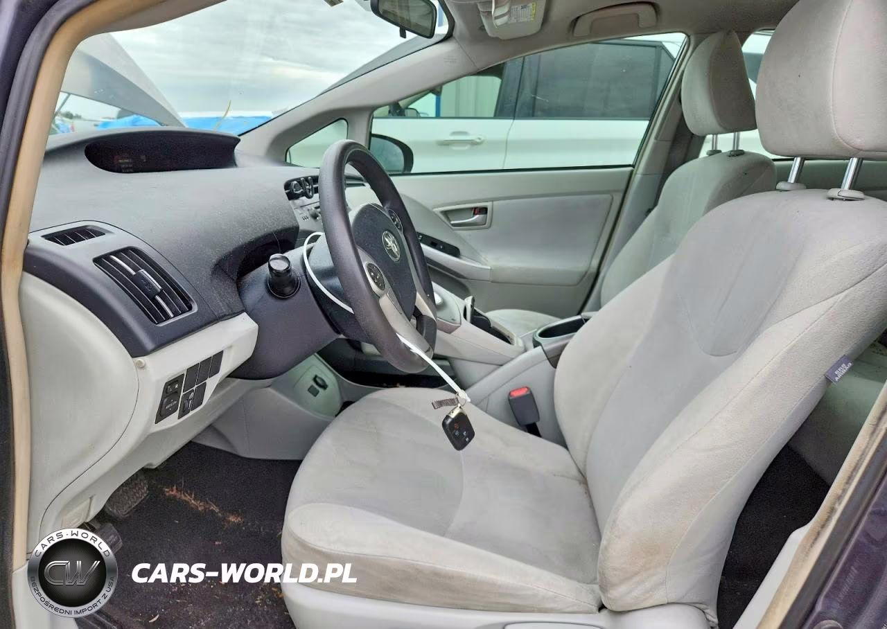 2014 Toyota Prius Two VIN:JTDKN3DU3E0380807 - 7