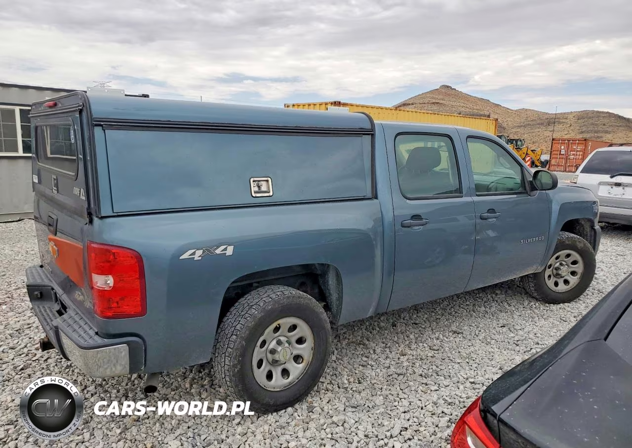 2011 Chevrolet Silverado K1500 VIN:3GCPKPEA4BG336753 - 3