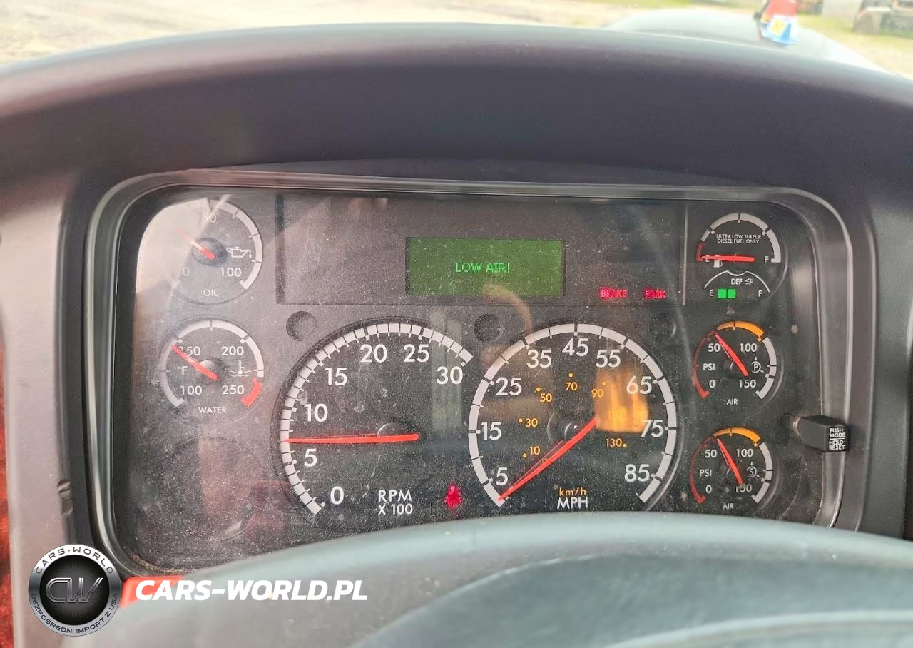 2016 Freightliner Business Class M2 Box Truck VIN:1FVACWDT8GHHP4177 - 13