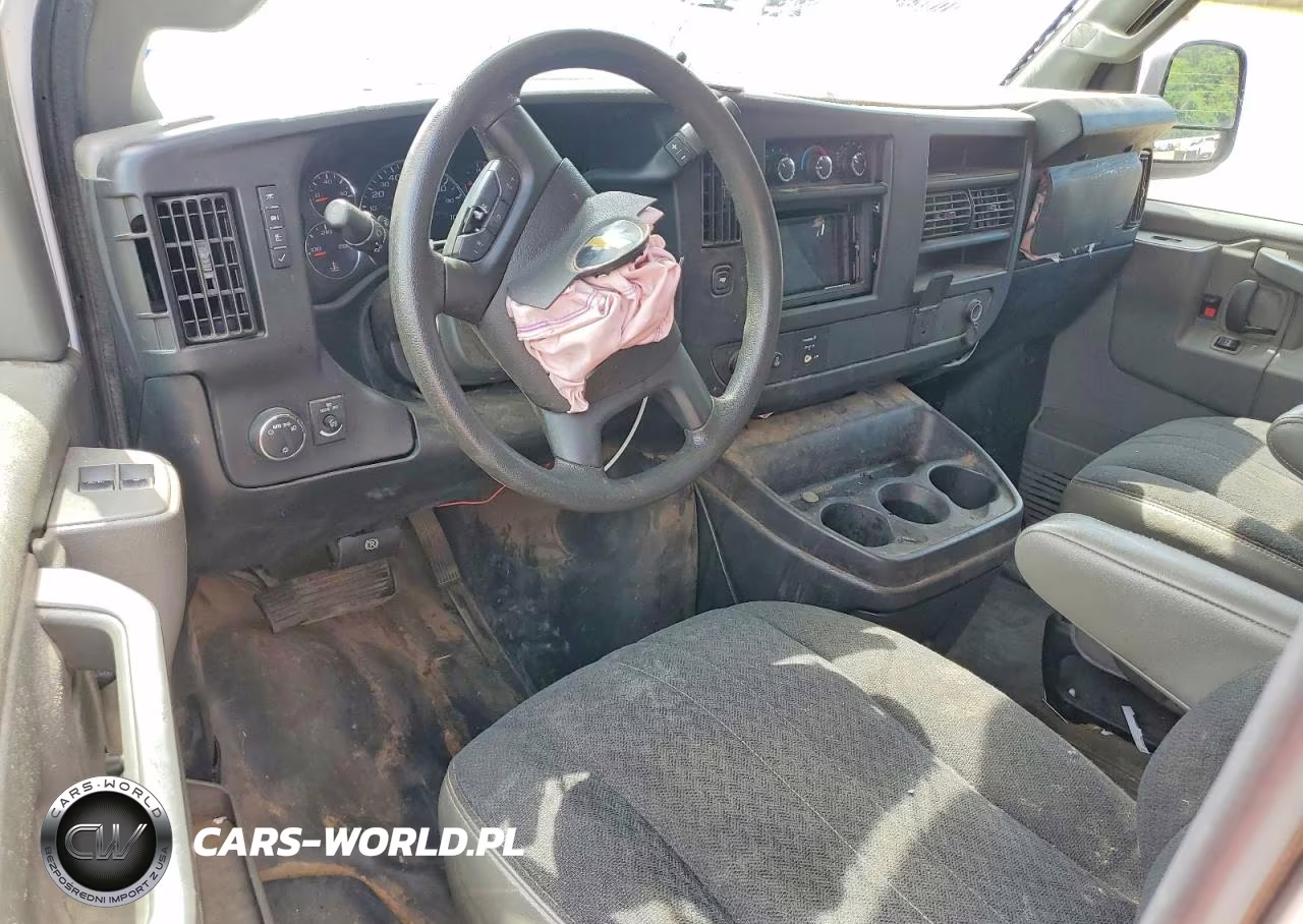 2019 Chevrolet Express 2500 Cargo Delivery Van VIN:1GCWGAFG2K1296393 - 8