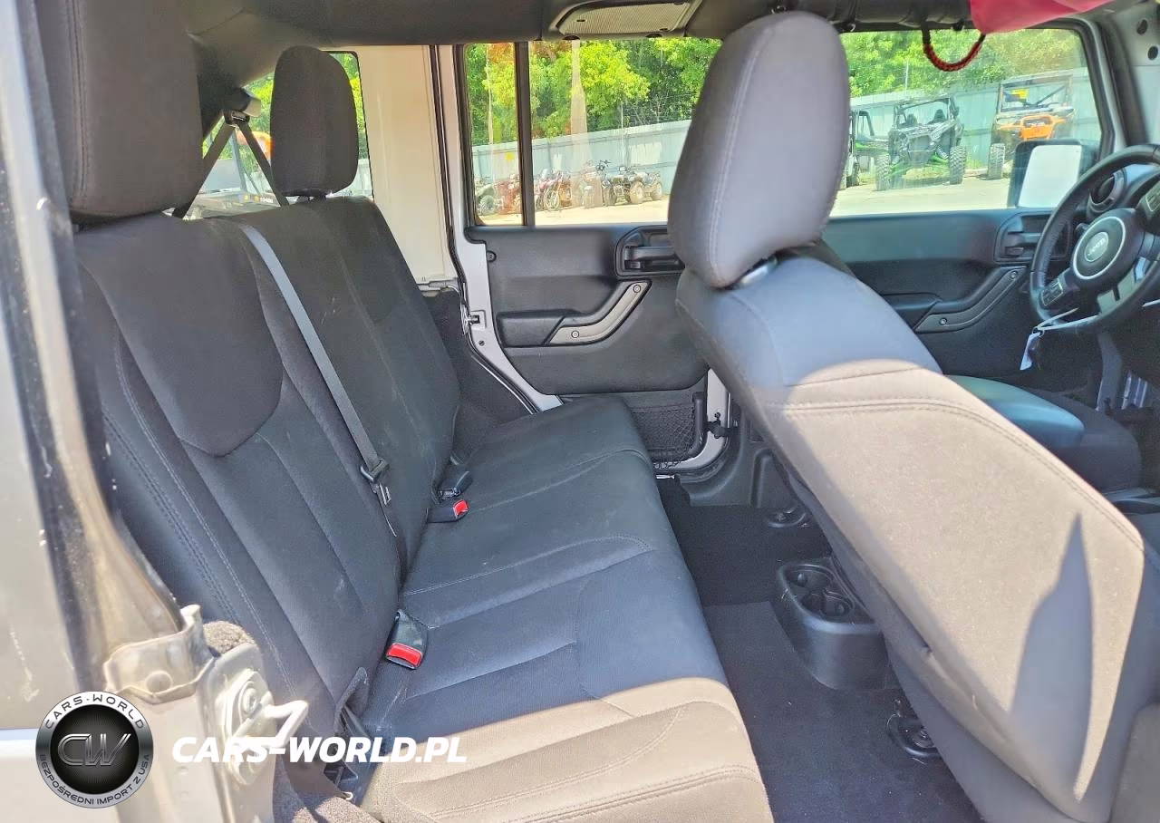 2017 Jeep Wrangler Unlimited Sport VIN:1C4BJWDG2HL649325 - 10