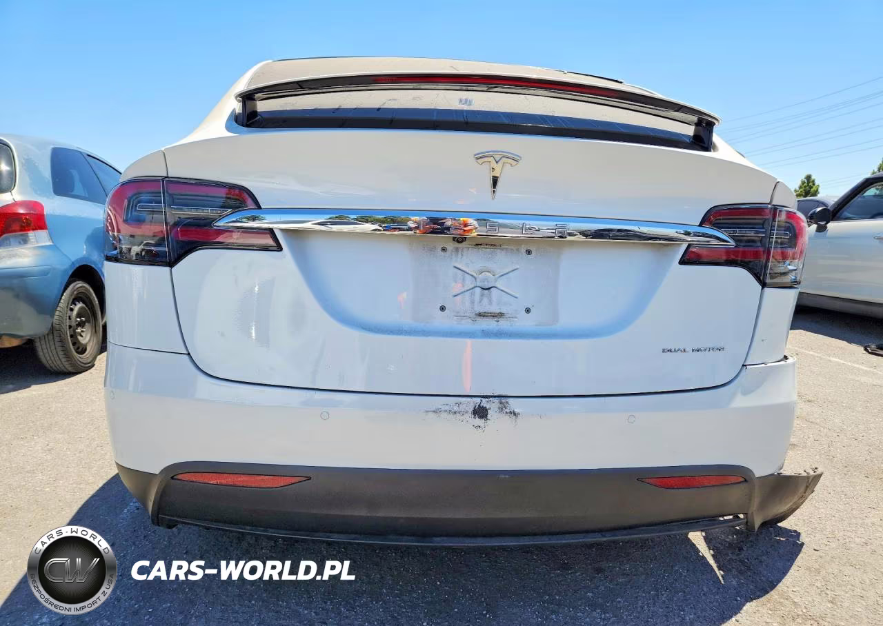2020 Tesla Model X VIN:5YJXCDE24LF230945 - 6
