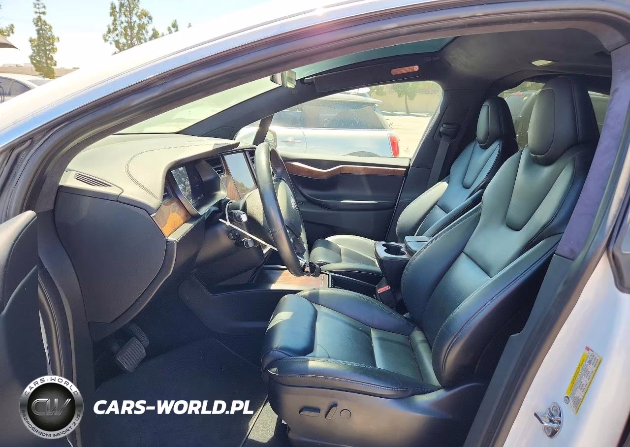 2020 Tesla Model X VIN:5YJXCDE24LF230945 - 7