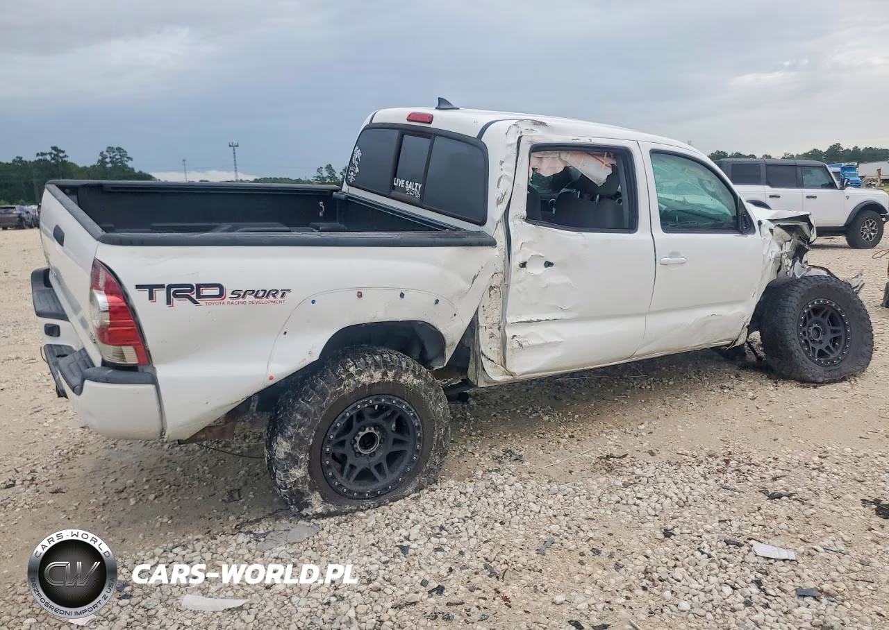 2015 Toyota Tacoma V6 VIN:3TMLU4EN7FM171072 - 3