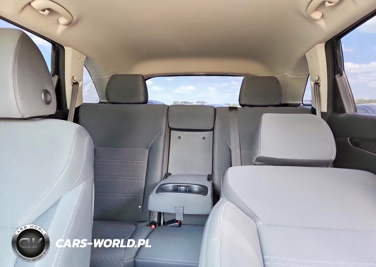 2019 Kia Sorento S V6 VIN:5XYPG4A55KG591497 - 10