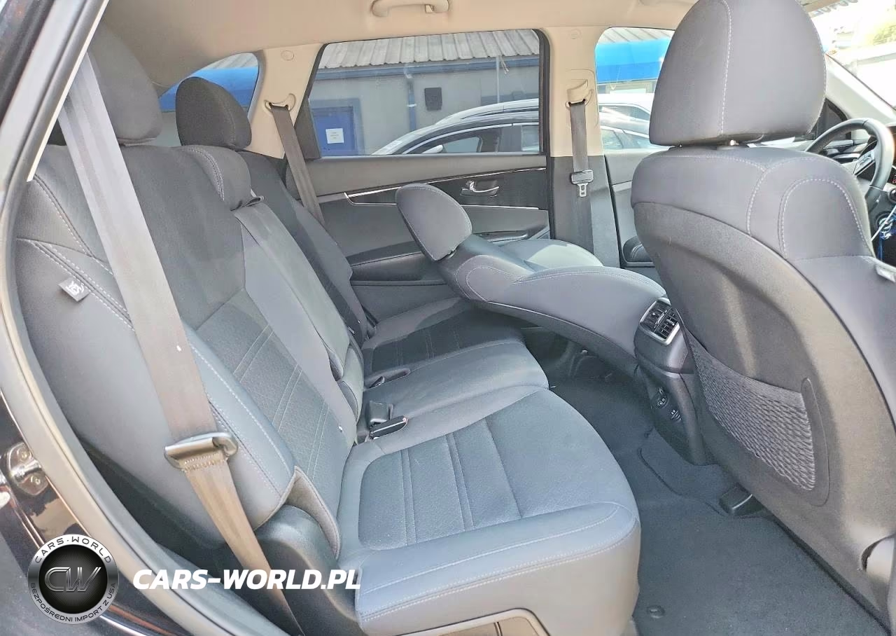 2019 Kia Sorento S V6 VIN:5XYPG4A55KG591497 - 11