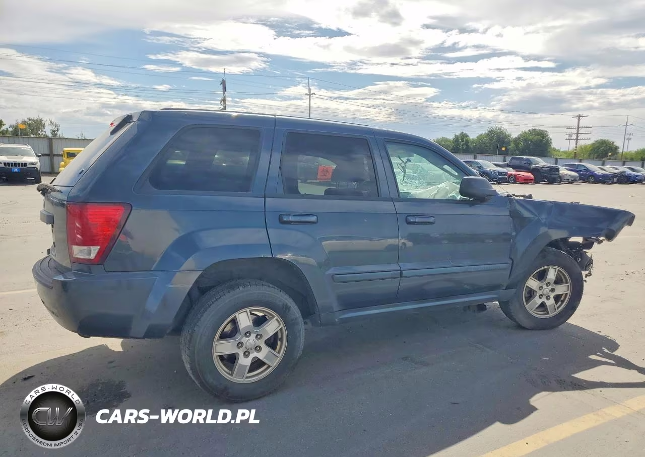 2007 Jeep Grand Cherokee Laredo VIN:1J8GR48KX7C687040 - 3