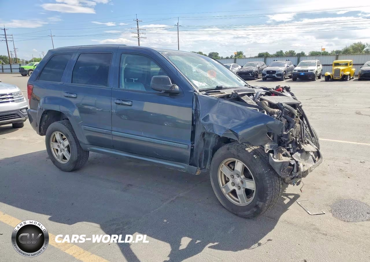 2007 Jeep Grand Cherokee Laredo VIN:1J8GR48KX7C687040 - 4