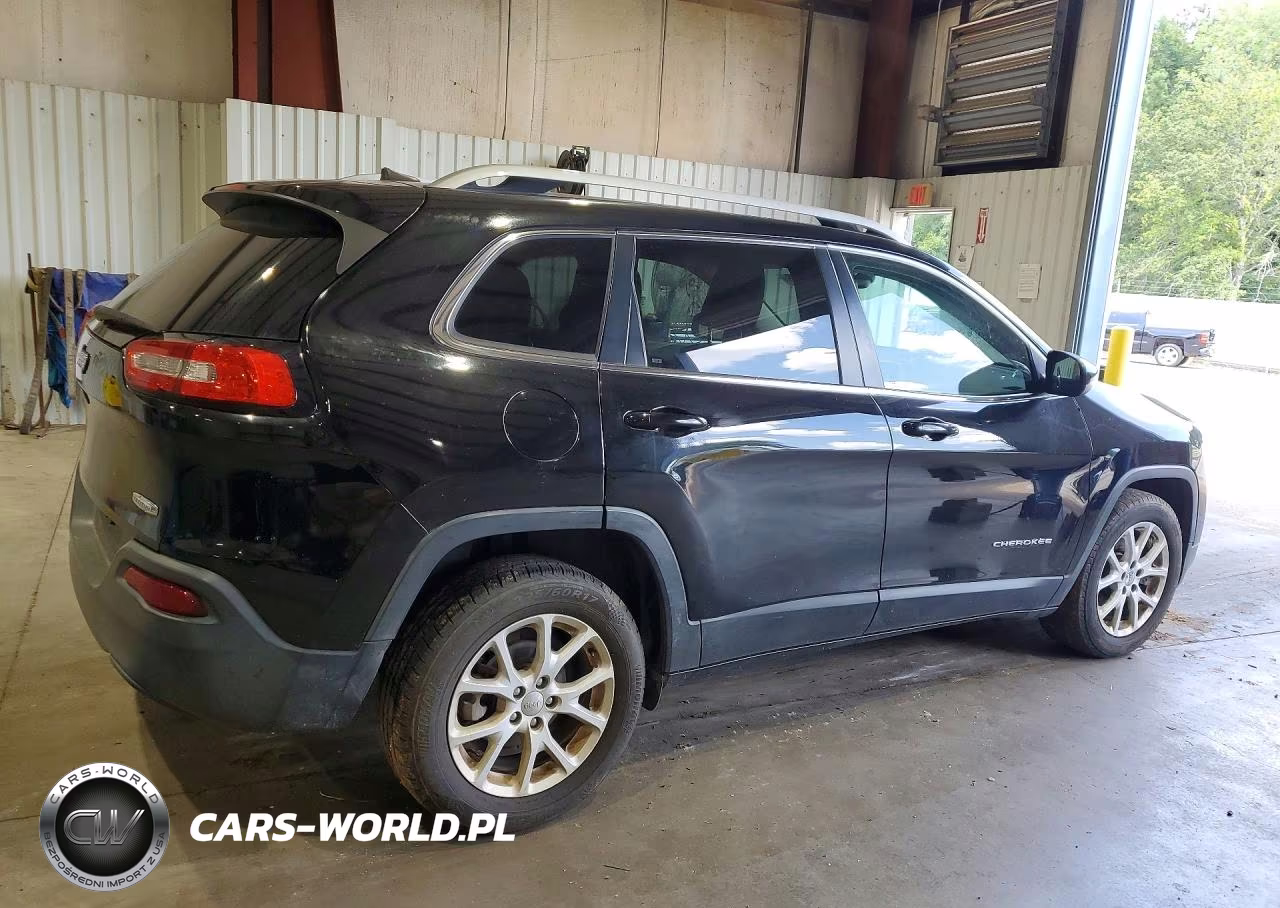 2018 Jeep Cherokee Latitude VIN:1C4PJLCB4JD587436 - 3
