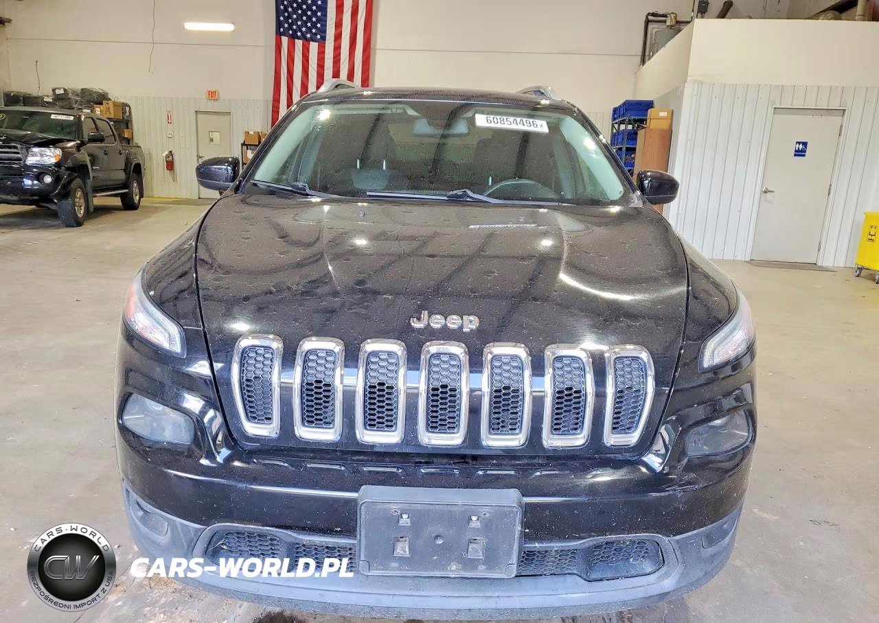 2018 Jeep Cherokee Latitude VIN:1C4PJLCB4JD587436 - 5