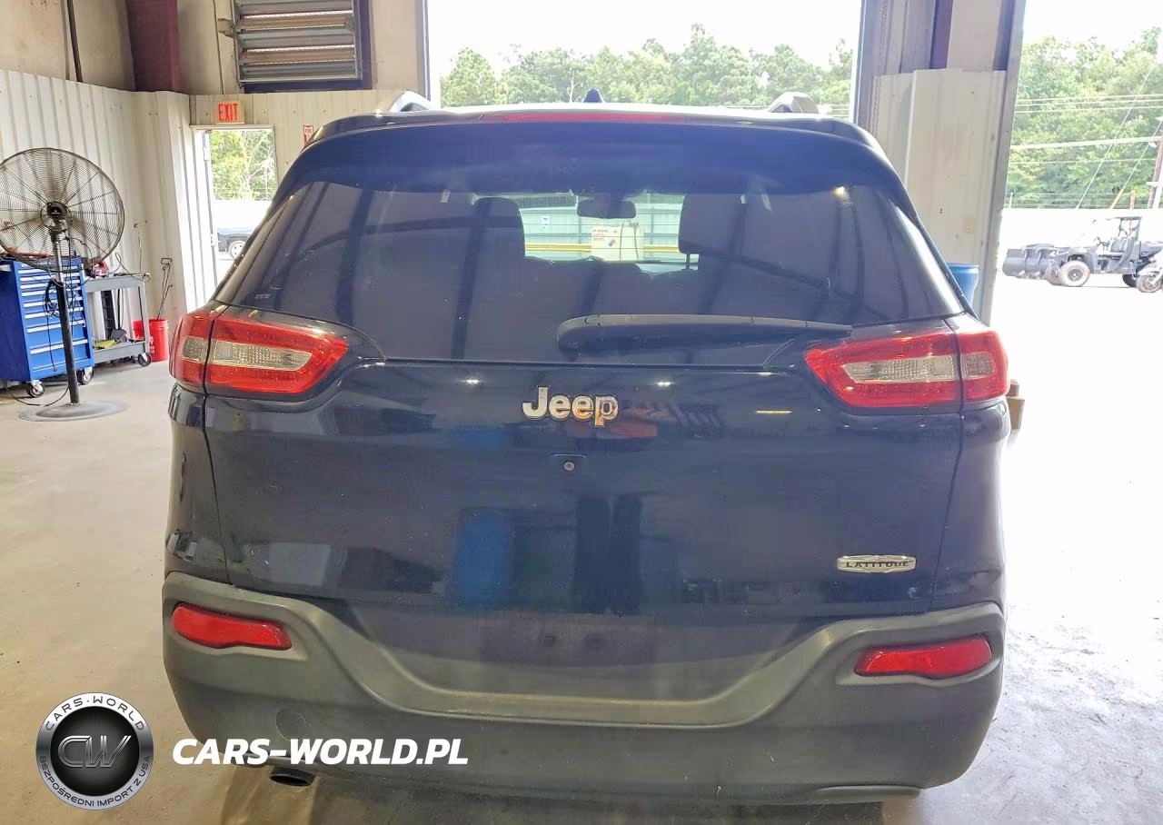 2018 Jeep Cherokee Latitude VIN:1C4PJLCB4JD587436 - 6