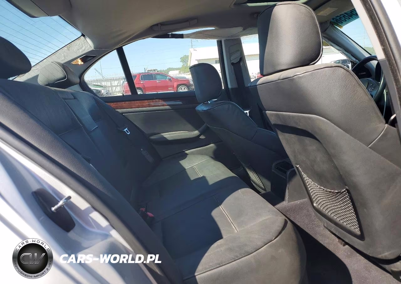 2002 BMW 330 Xi VIN:WBAEW53422PG20052 - 10