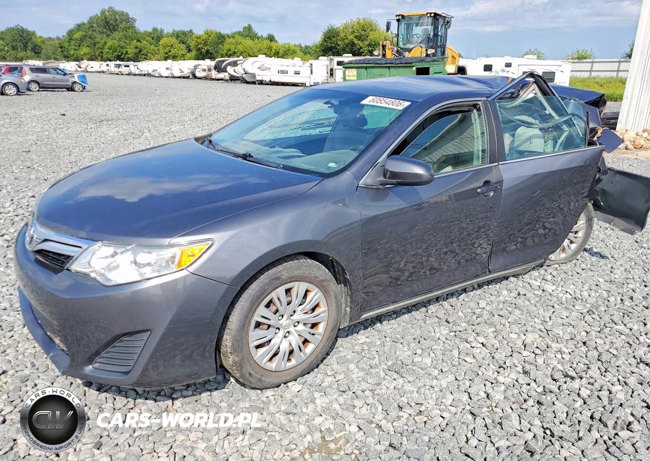 2012 Toyota Camry Le – zdjęcie 1 z 12
