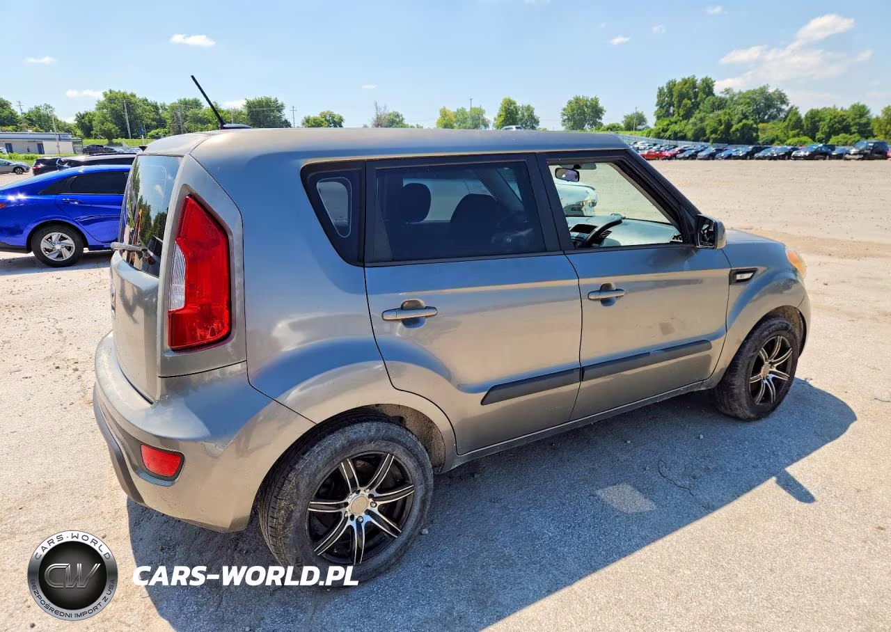 2013 Kia Soul Base VIN:KNDJT2A56D7500758 - 3