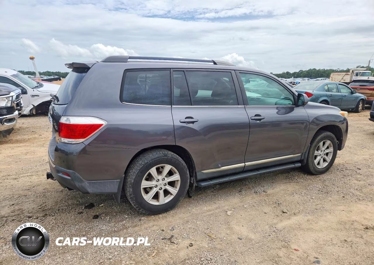 2012 Toyota Highlander Base VIN:5TDBK3EH1CS156682 - 3