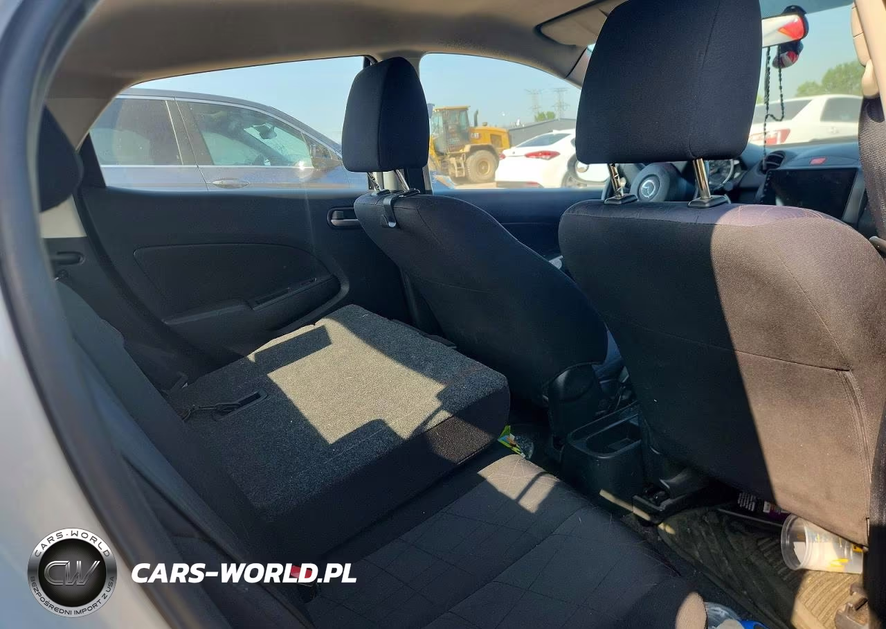 2011 Mazda Mazda2 VIN:JM1DE1HZ4B0105137 - 10