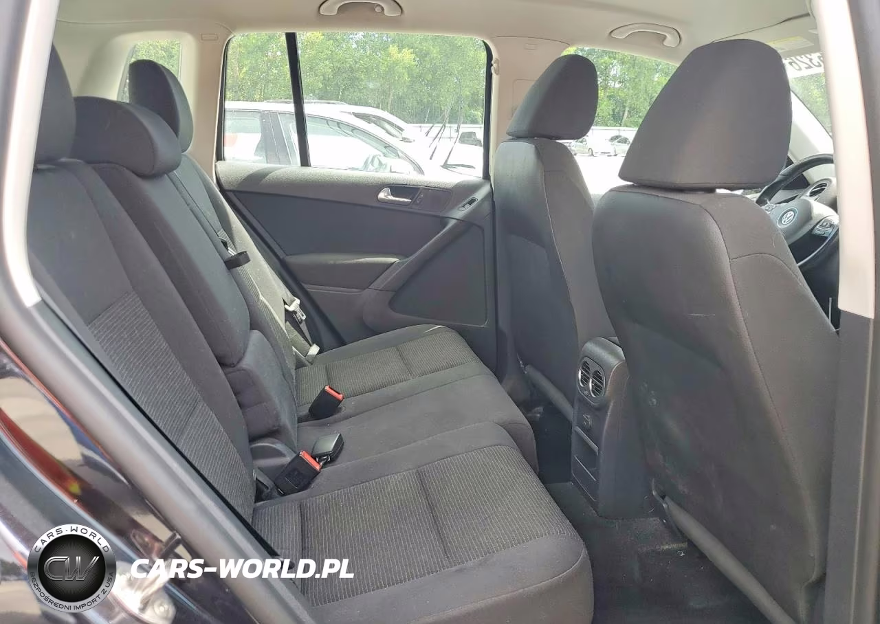 2017 Volkswagen Tiguan S VIN:WVGBV7AX2HK049940 - 11