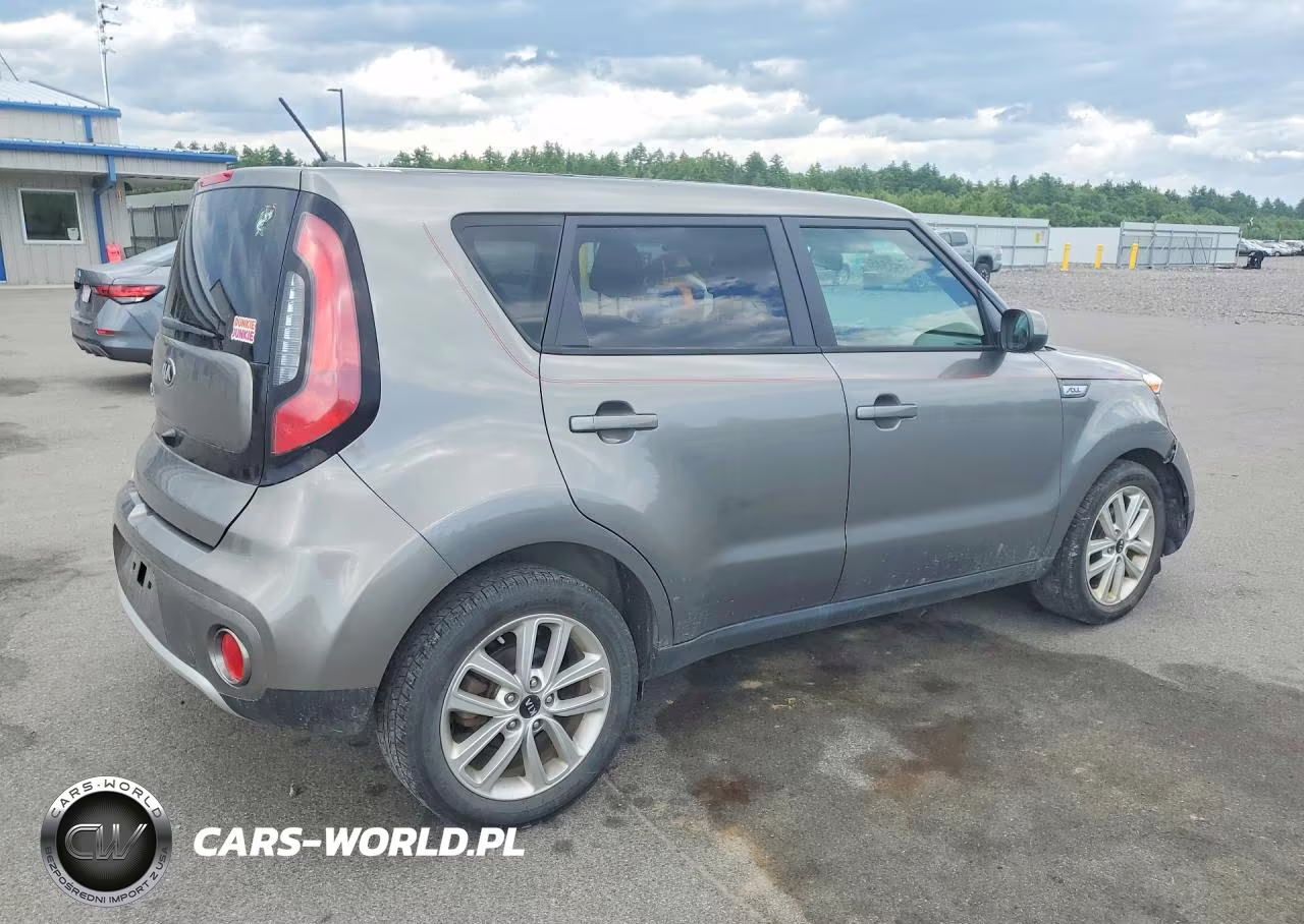 2017 Kia Soul + VIN:KNDJP3A55H7415166 - 3