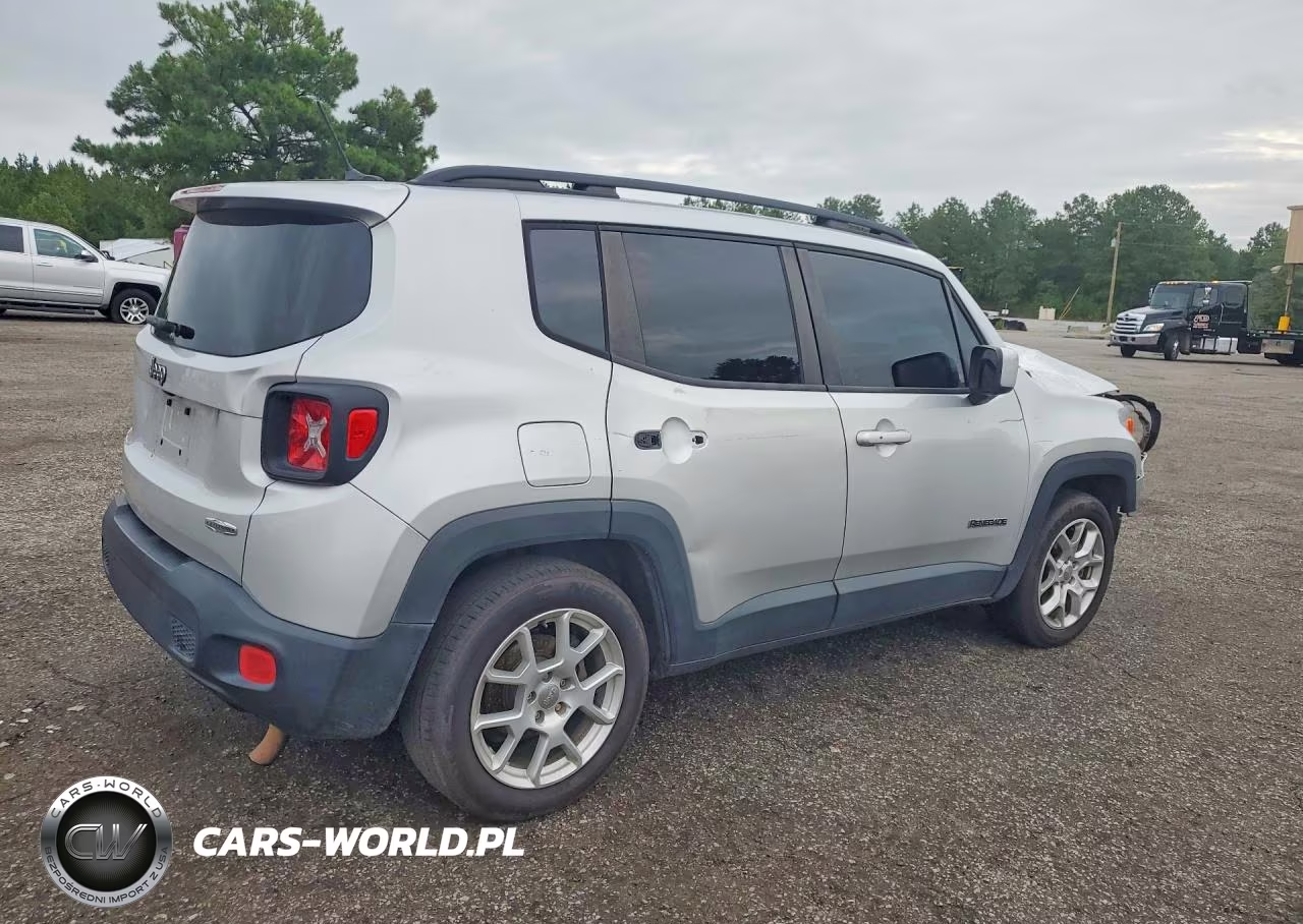2016 Jeep Renegade Latitude VIN:ZACCJABT2GPC52313 - 3