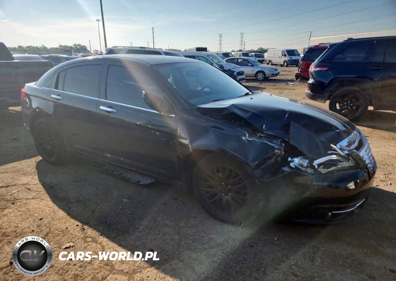 2013 Chrysler 200 Limited VIN:1C3CCBCG7DN539947 - 4