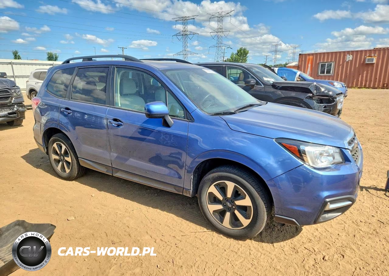 2017 Subaru Forester 2.5I Premium VIN:JF2SJAEC3HH517015 - 4
