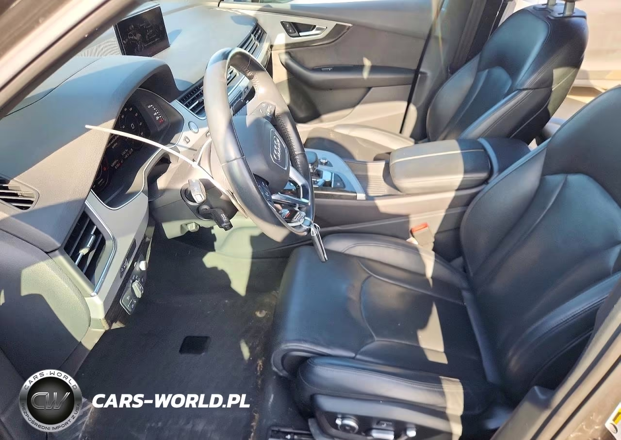 2019 Audi Q7 Technik S-Line VIN:WA1WAAF78KD011156 - 7