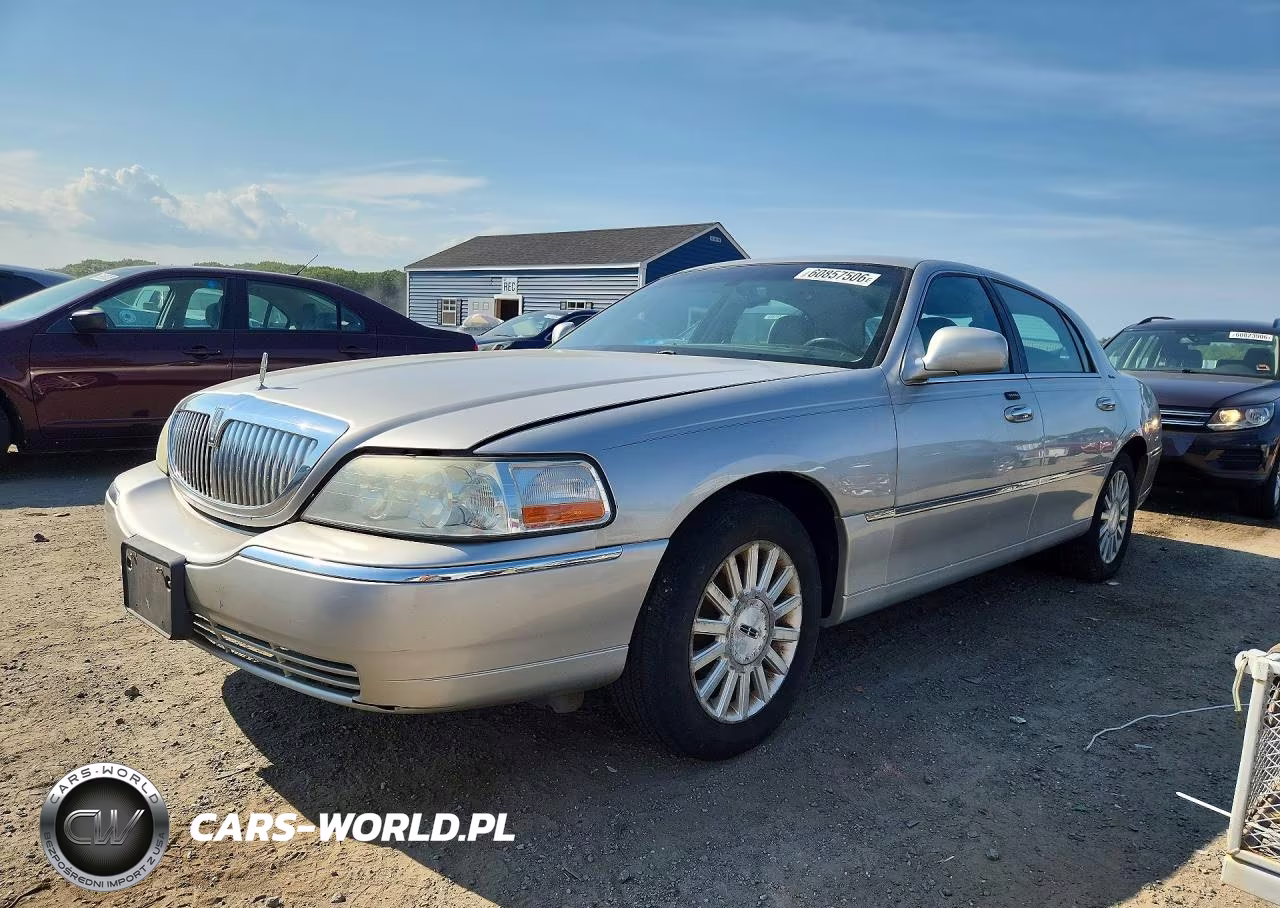 2003 Lincoln Town Car Executive