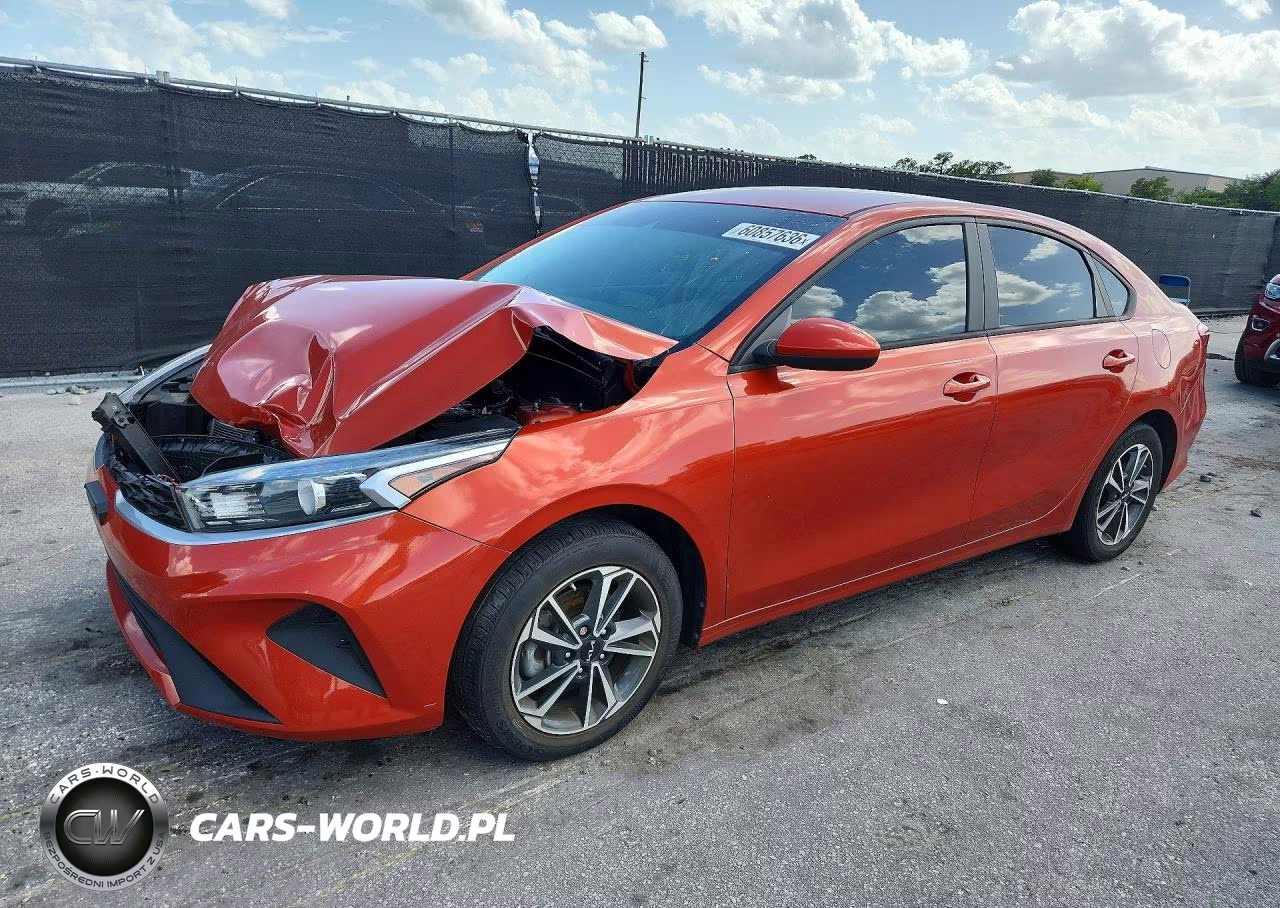 2023 Kia Forte Lxs – zdjęcie 1 z 12