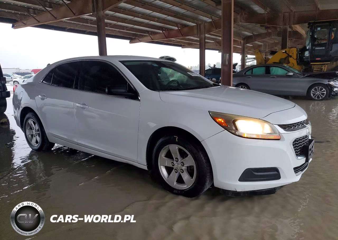 2015 Chevrolet Malibu Ls VIN:1G11B5SL9FF351443 - 4
