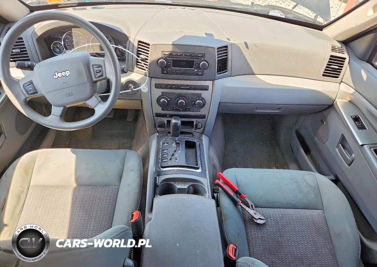 2007 Jeep Grand Cherokee Laredo VIN:1J8GR48K47C625004 - 8