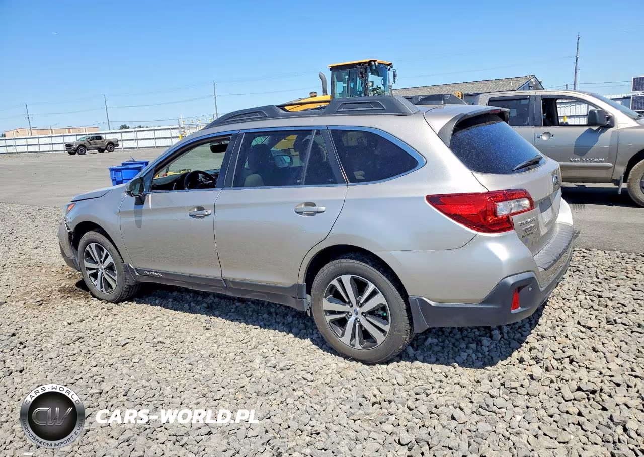 2018 Subaru Outback 3.6R Limited VIN:4S4BSENC2J3220111 - 2