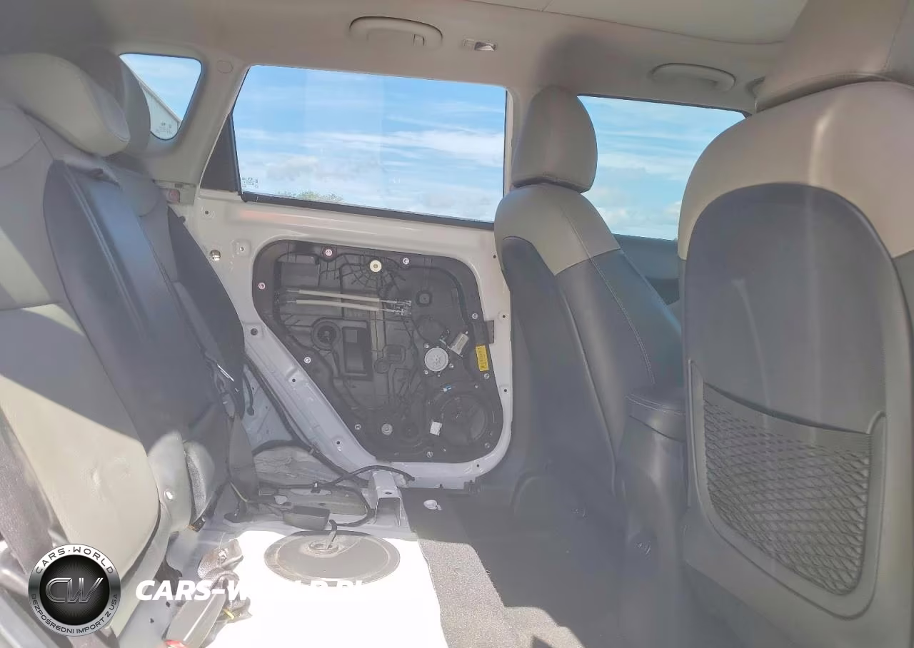 2019 Kia Soul + VIN:KNDJP3A58K7921436 - 10