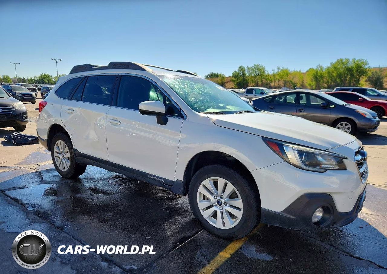 2018 Subaru Outback 2.5I Premium VIN:4S4BSACC5J3352226 - 4
