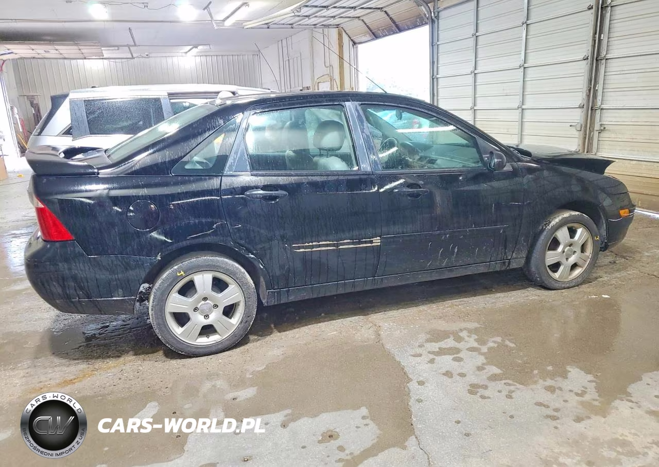 2007 Ford Focus Zx4 VIN:1FAHP34N67W242925 - 3