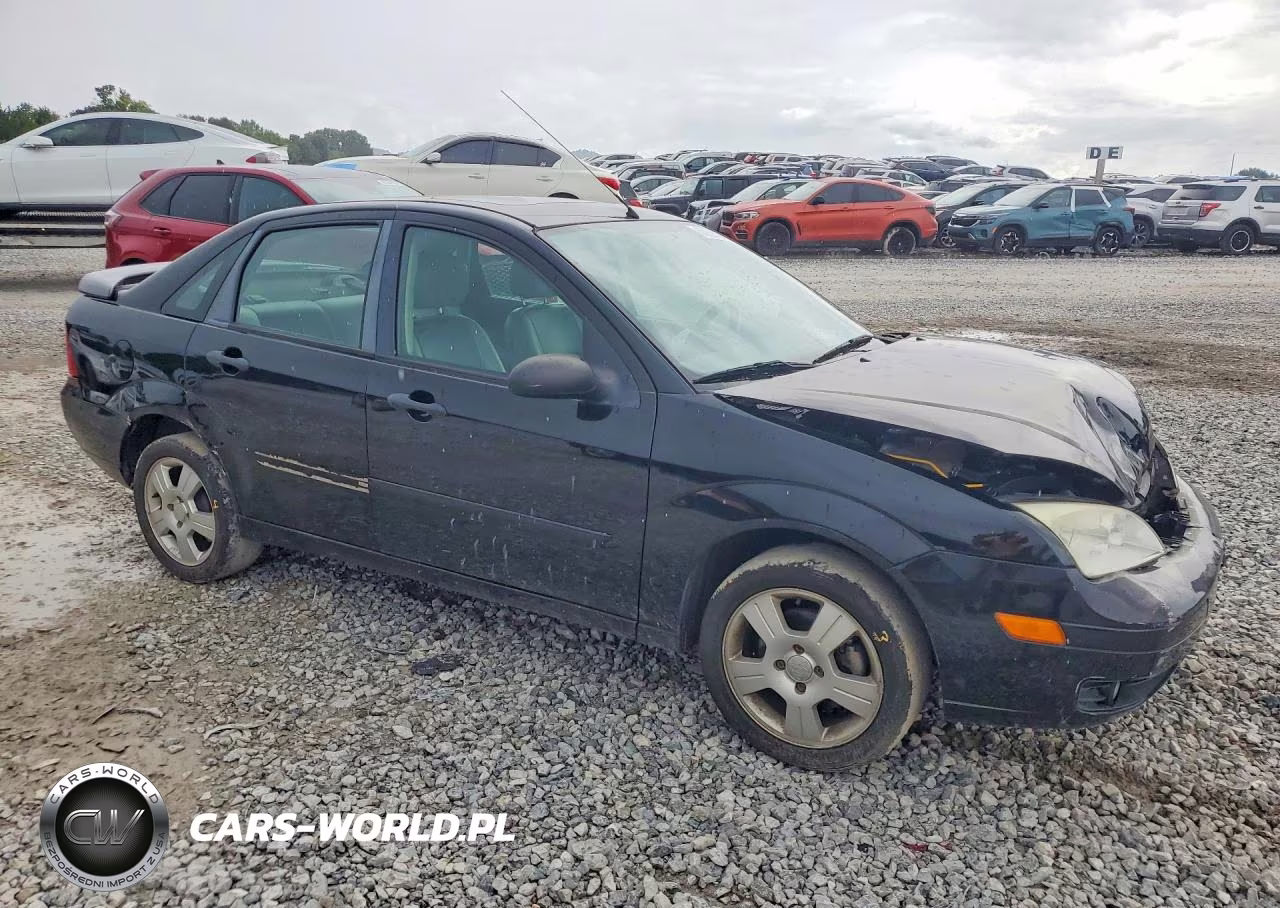 2007 Ford Focus Zx4 VIN:1FAHP34N67W242925 - 4