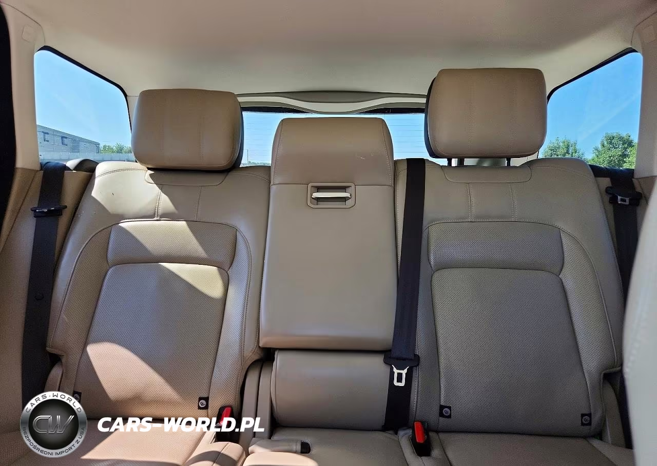 2019 Land Rover Range Rover Hse VIN:SALGS2SV2KA548097 - 10