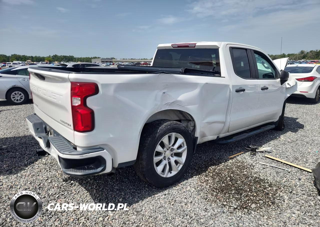 2022 Chevrolet Silverado Ltd C1500 Custom VIN:1GCRWBEK1NZ206362 - 3