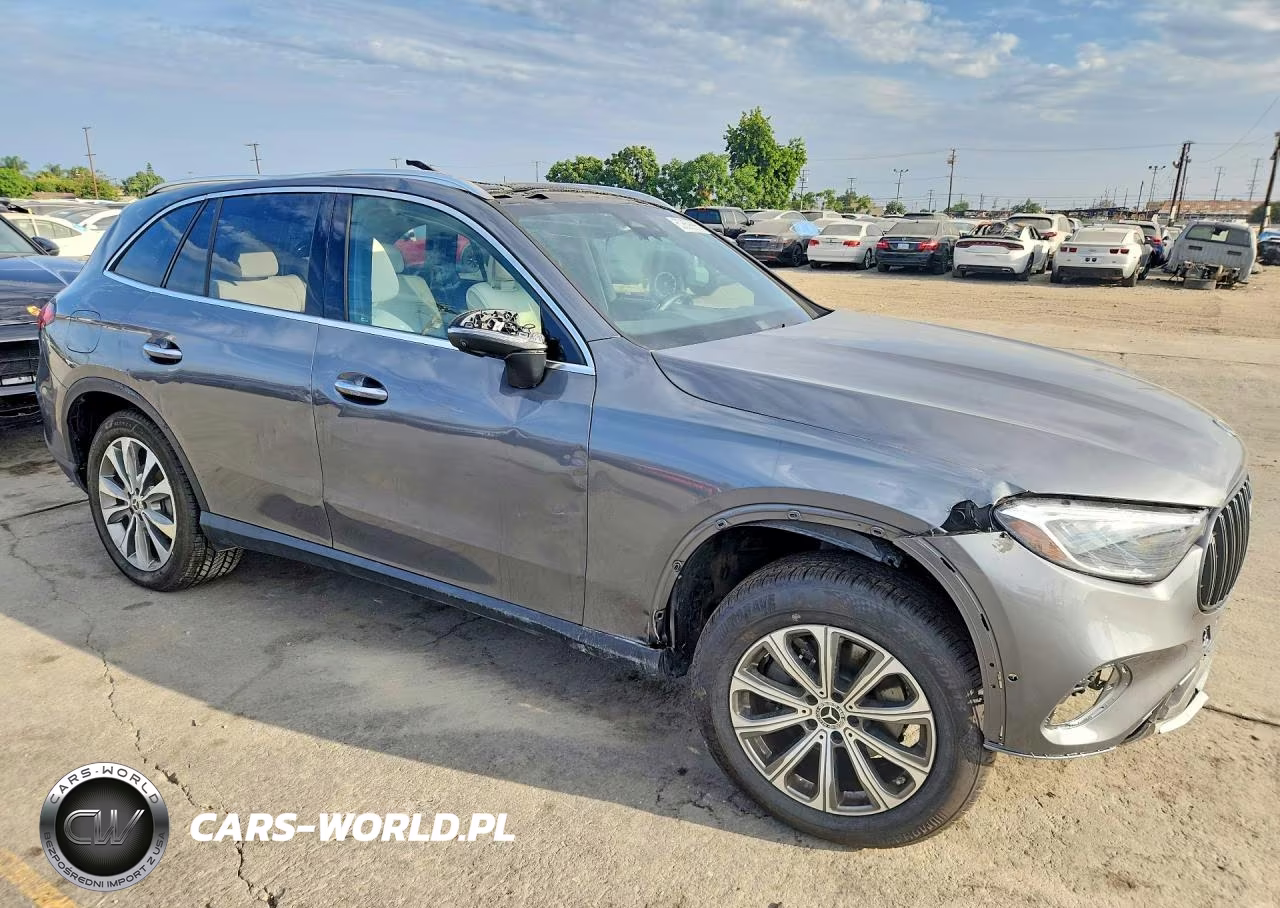 2023 Mercedes-Benz Glc 300 4Matic VIN:W1NKM4HB2PF023922 - 4