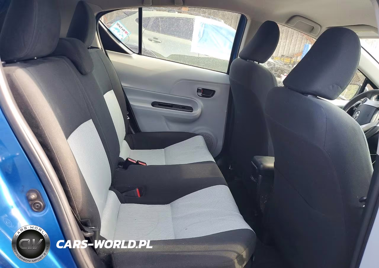 2012 Toyota Prius C Two VIN:JTDKDTB33C1527650 - 10