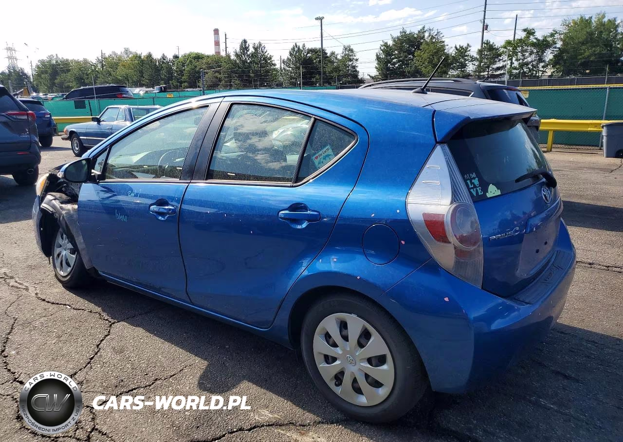 2012 Toyota Prius C Two VIN:JTDKDTB33C1527650 - 2