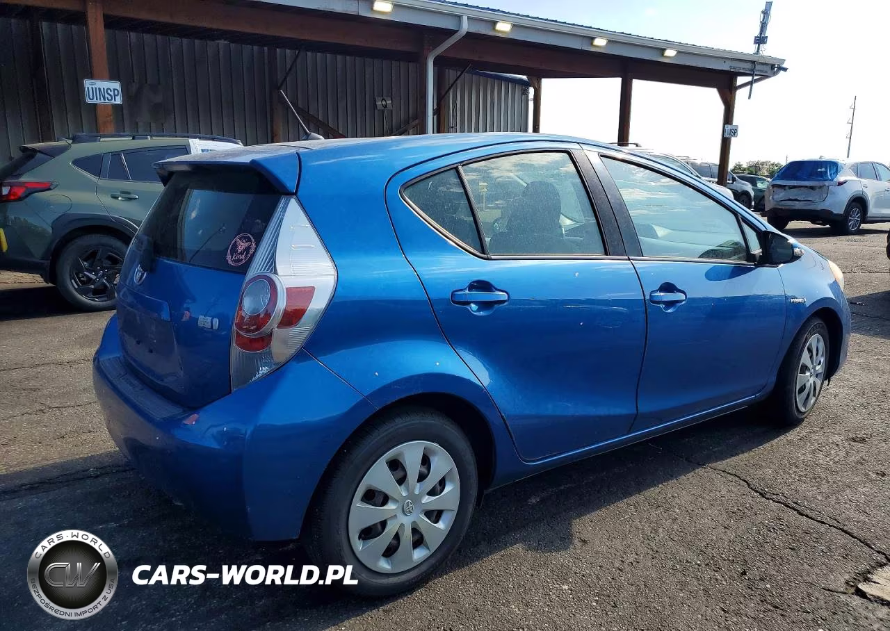 2012 Toyota Prius C Two VIN:JTDKDTB33C1527650 - 3