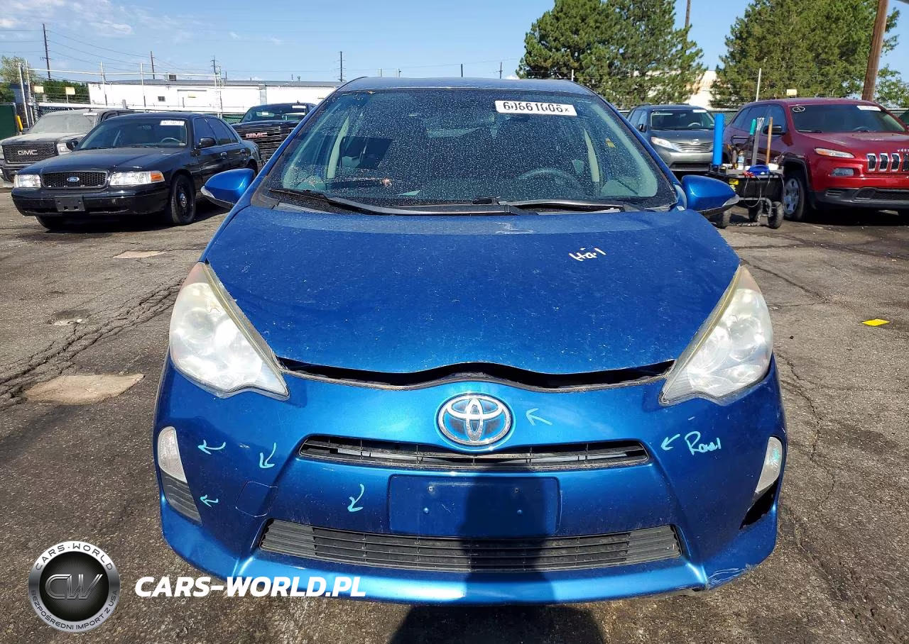 2012 Toyota Prius C Two VIN:JTDKDTB33C1527650 - 5