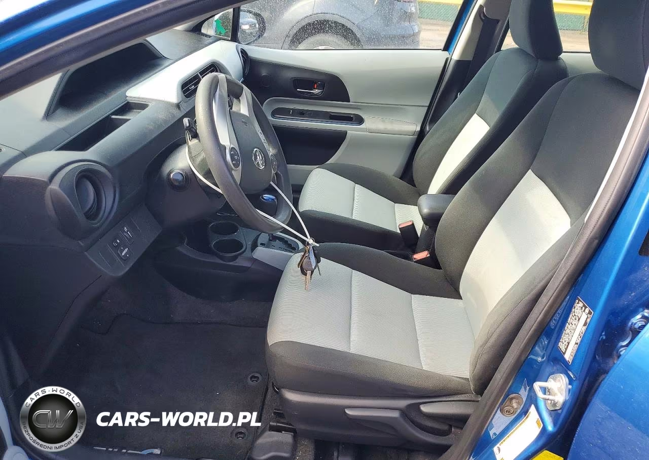 2012 Toyota Prius C Two VIN:JTDKDTB33C1527650 - 7