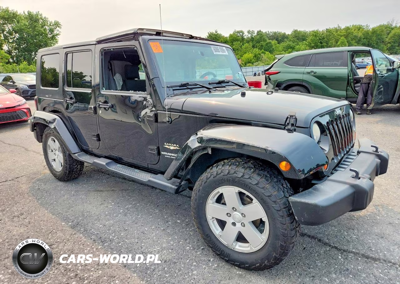 2008 Jeep Wrangler Unlimited Sahara VIN:1J4GA59148L551766 - 4