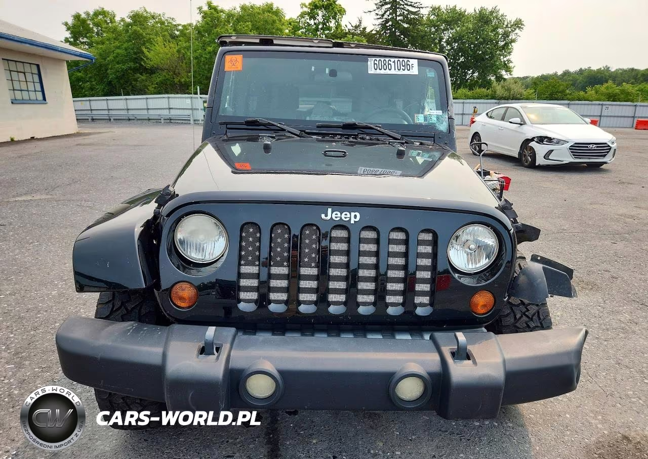 2008 Jeep Wrangler Unlimited Sahara VIN:1J4GA59148L551766 - 5