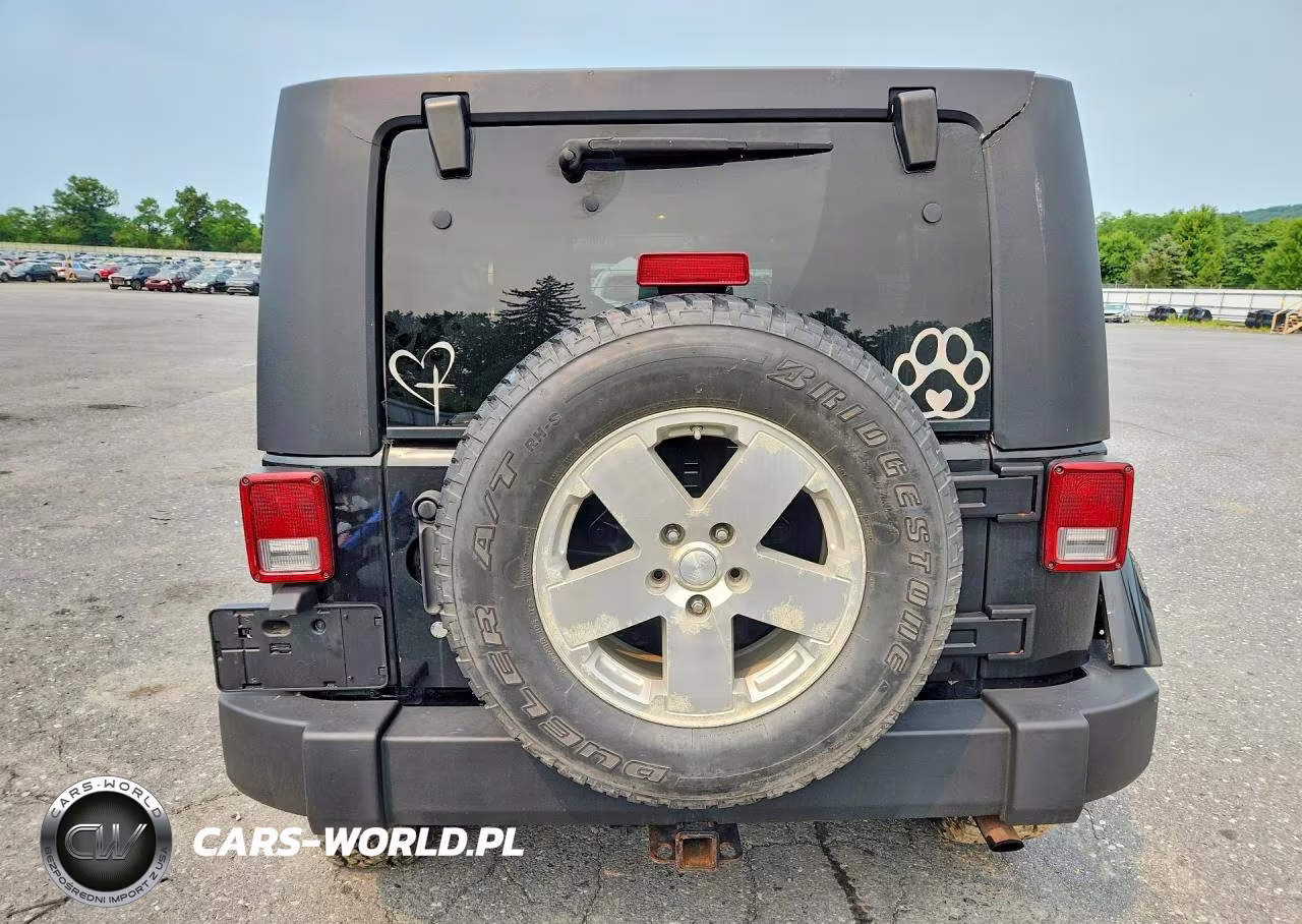 2008 Jeep Wrangler Unlimited Sahara VIN:1J4GA59148L551766 - 6