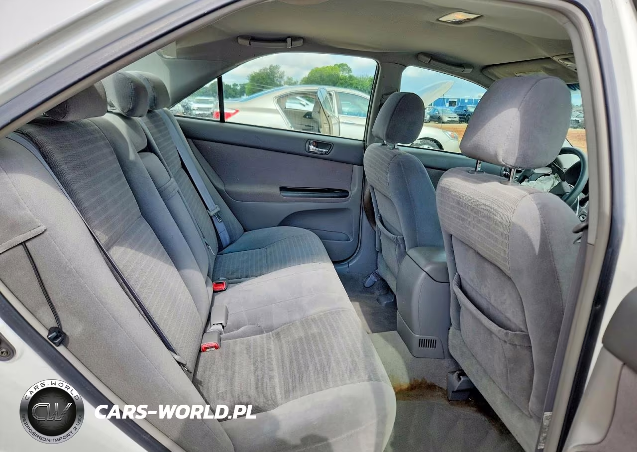 2005 Toyota Camry Le VIN:4T1BE32K05U596880 - 10