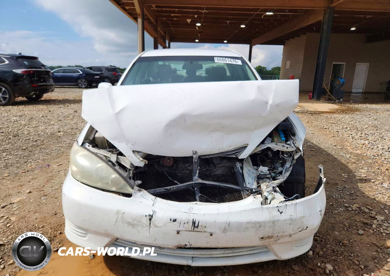 2005 Toyota Camry Le VIN:4T1BE32K05U596880 - 5