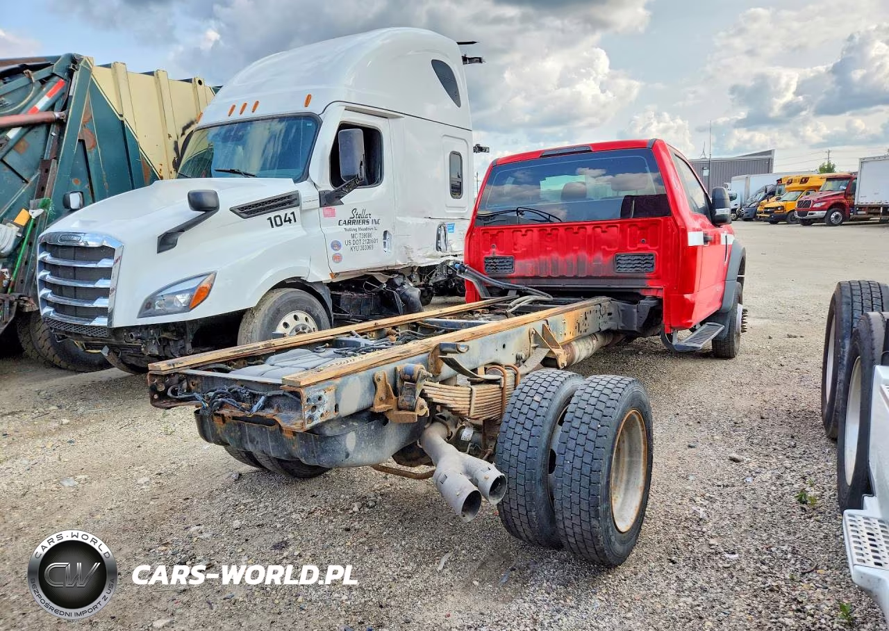 2017 Ford F550 Super Duty VIN:1FDUF5HT5HDA05223 - 3